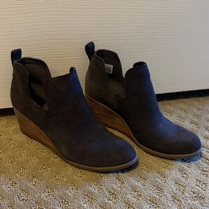 Toms Dark Gray Wedge Booties